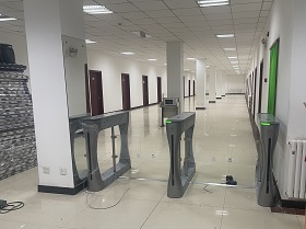學校門禁通道閘安裝
