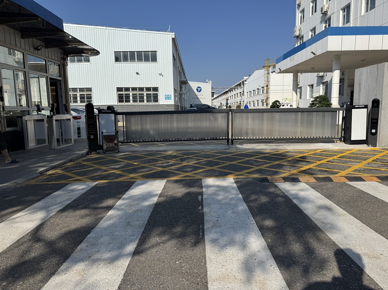 工廠(chǎng)大門(mén)人員及車(chē)輛出入管理系統(tǒng)